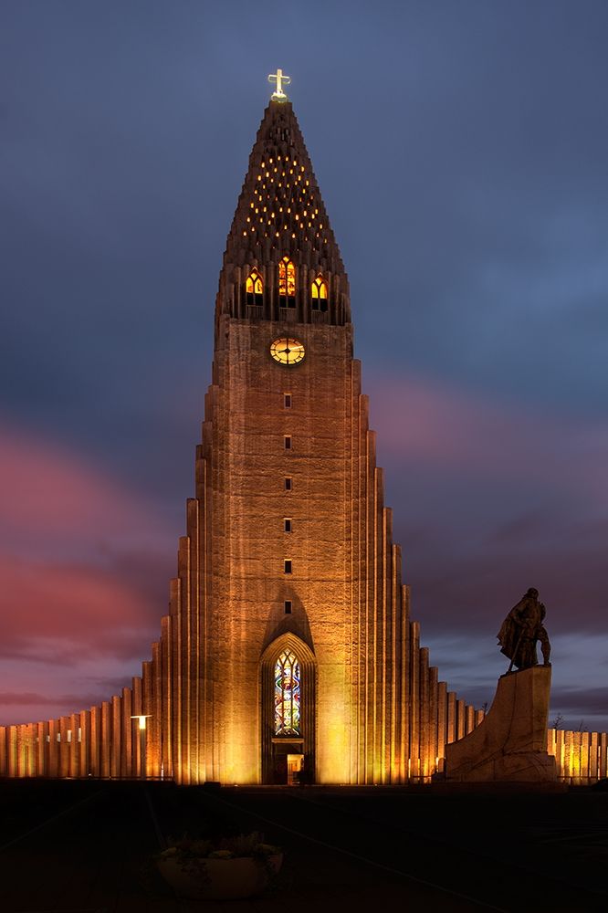 Reykjavik-Iceland Hallgrimskirkja church with statue of Leif Erikson